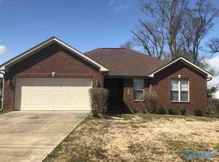 228 Tanner Point Dr, New Market, AL 35761