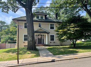 84 Campus Rd, Staten Island, NY 10301