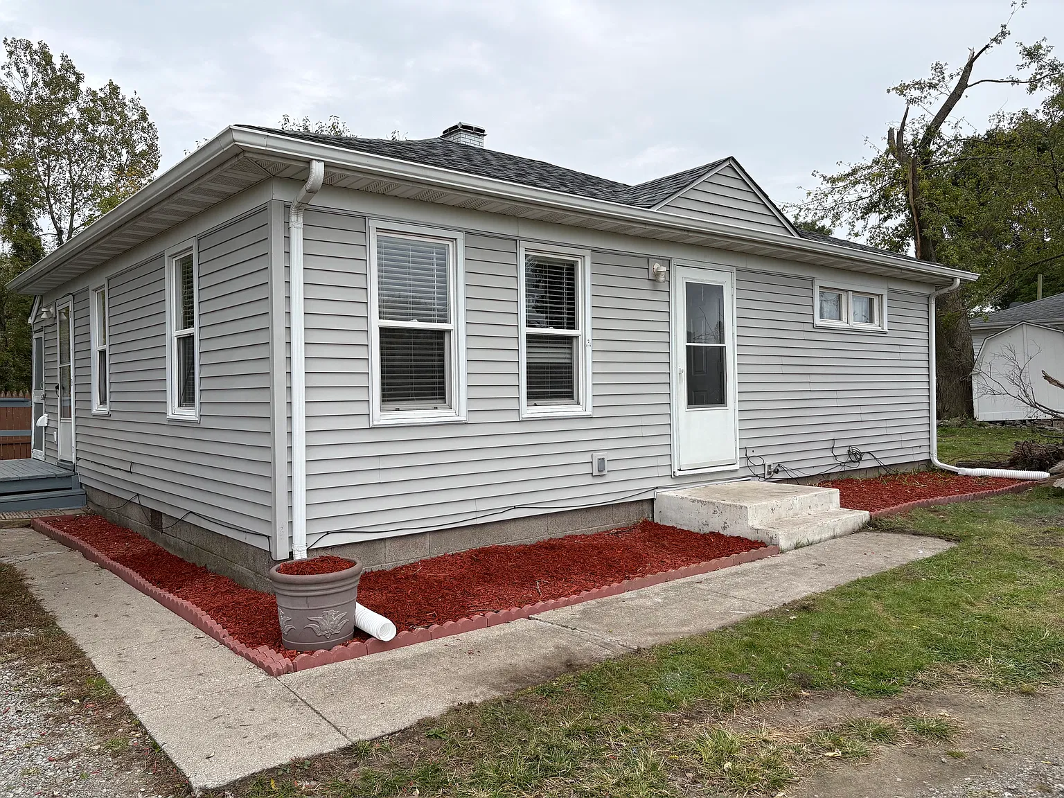 2 bed, 832 sqft, $1,400 — Photo 1