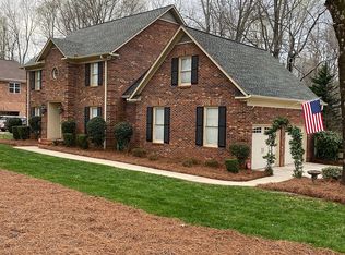 9319 Castle Garden Ln, Charlotte, NC 28215