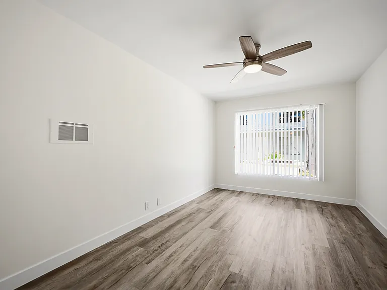 608 San Vicente Blvd — Photo 15