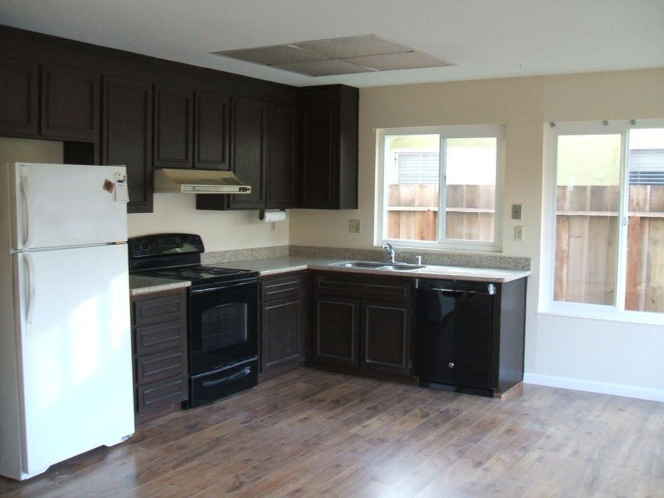 2nd image of 35408 Baldwin Pl