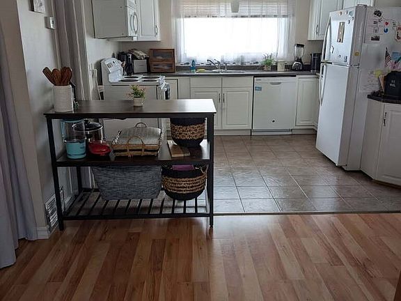 4th image of 344 Young Street