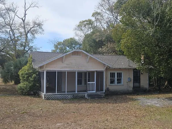 125 Avenue L, Apalachicola, FL 32320