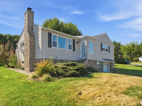 709 Bunker Hill Avenue, Waterbury, CT 06708