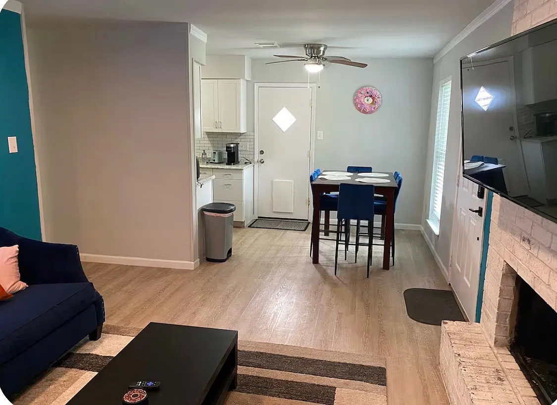 2 bed, 882 sqft, $1,645 — Photo 4