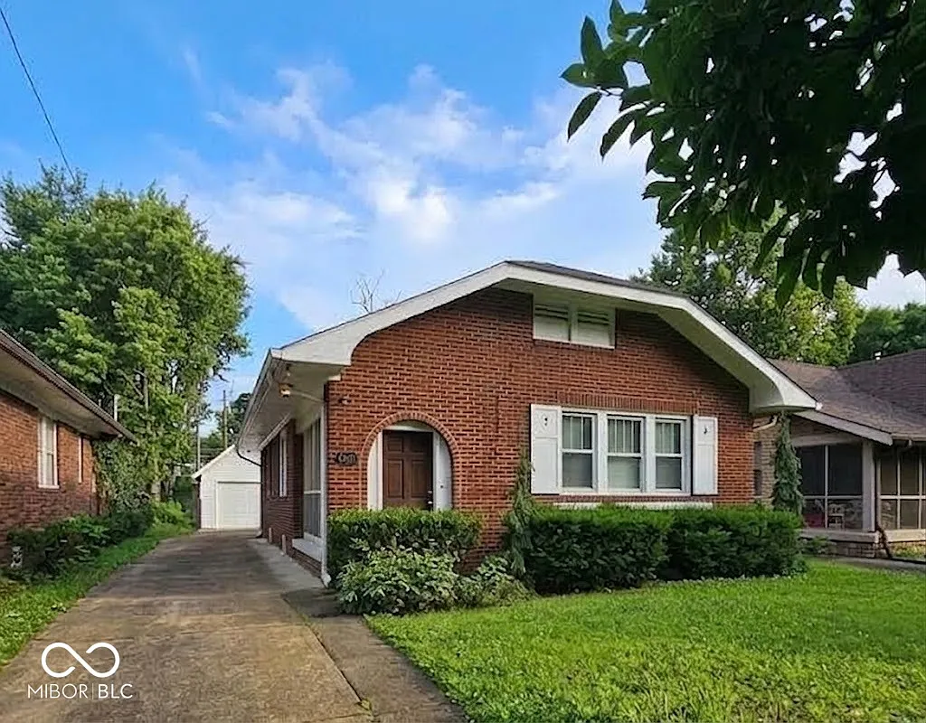2 bed, 1.5 bath, 1423 sqft, $1,900 — Photo 2