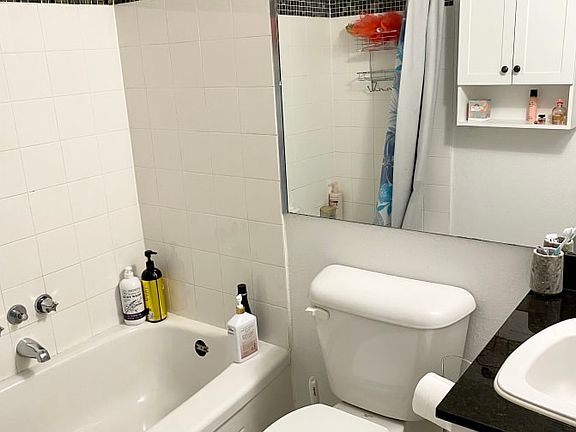 5th image of 1333 Hornby St #400
