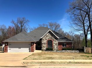 2813 Cambridge Cir, Tahlequah, OK 74464