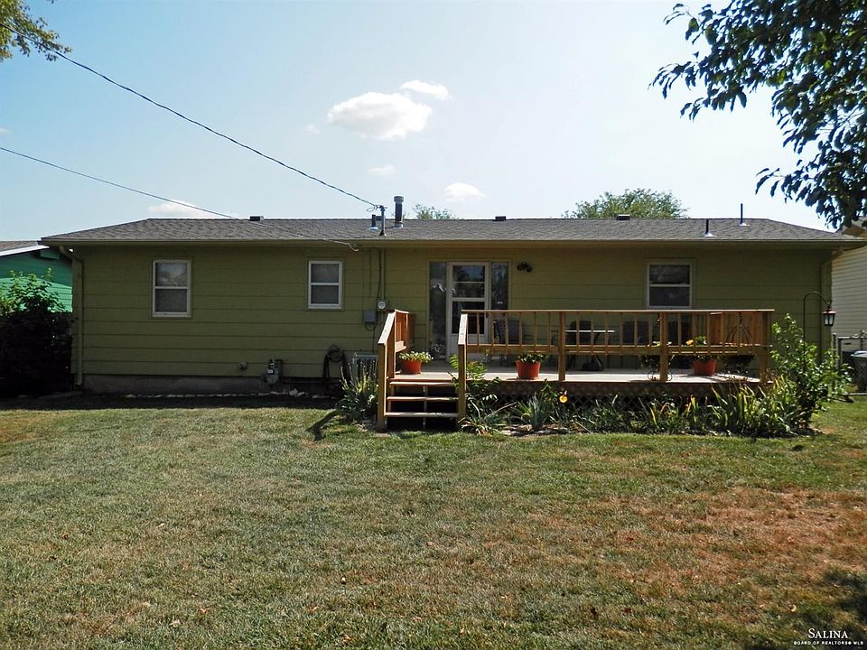 2nd image of 1109 E Ellsworth Ave