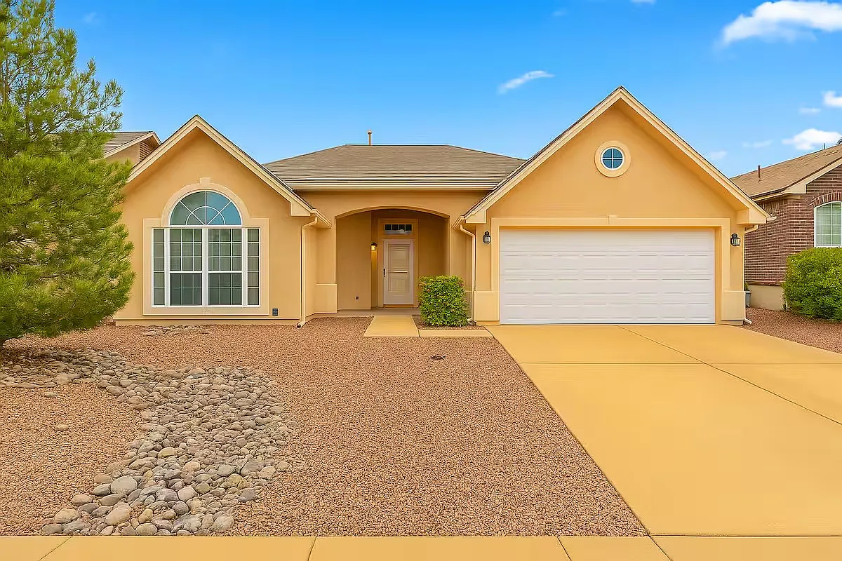 3 bed, 1415 sqft, $2,600 — Photo 1