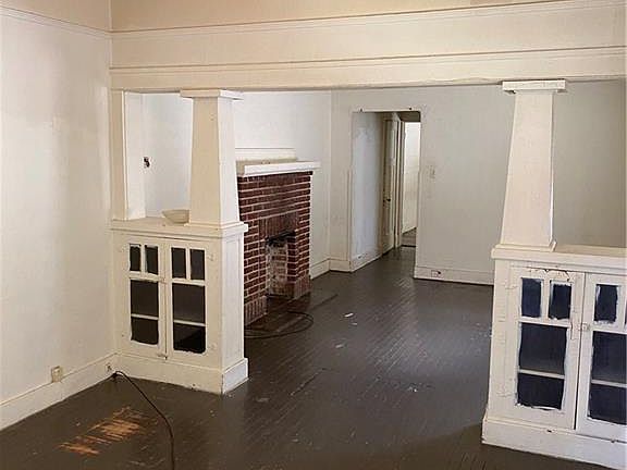 2nd image of 8400-02 Nelson St