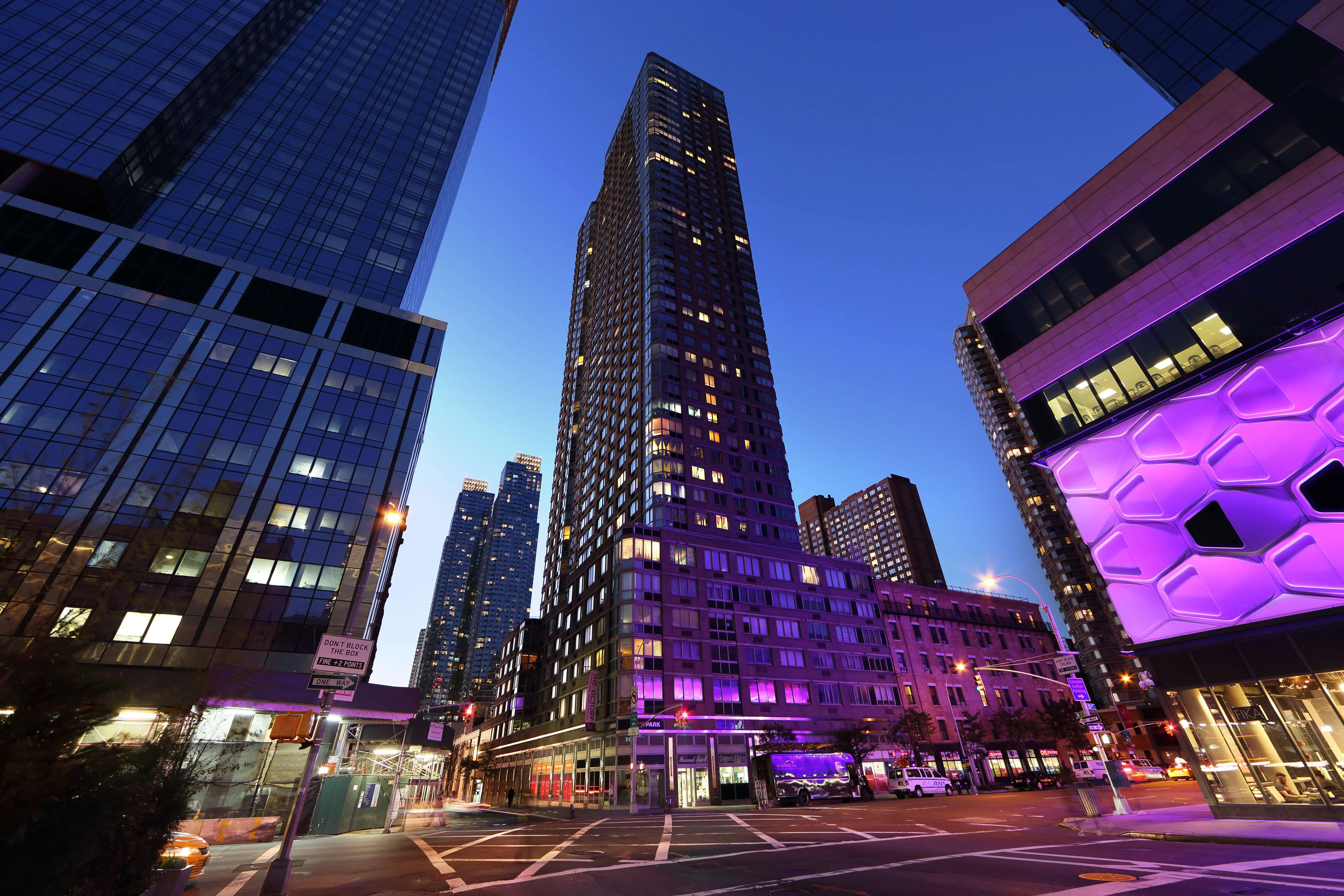 the-victory-at-561-10th-avenue-in-hell-s-kitchen-sales-rentals