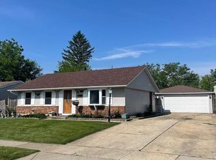 606 Belmont Dr, Romeoville, IL 60446