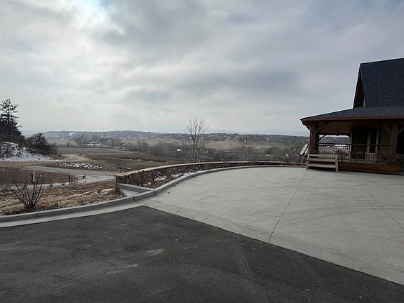 Driveway 
View