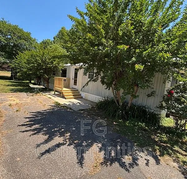 105 Mike Rd — Photo 1