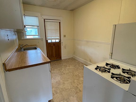 5th image of 98 Cliff St Unit 4