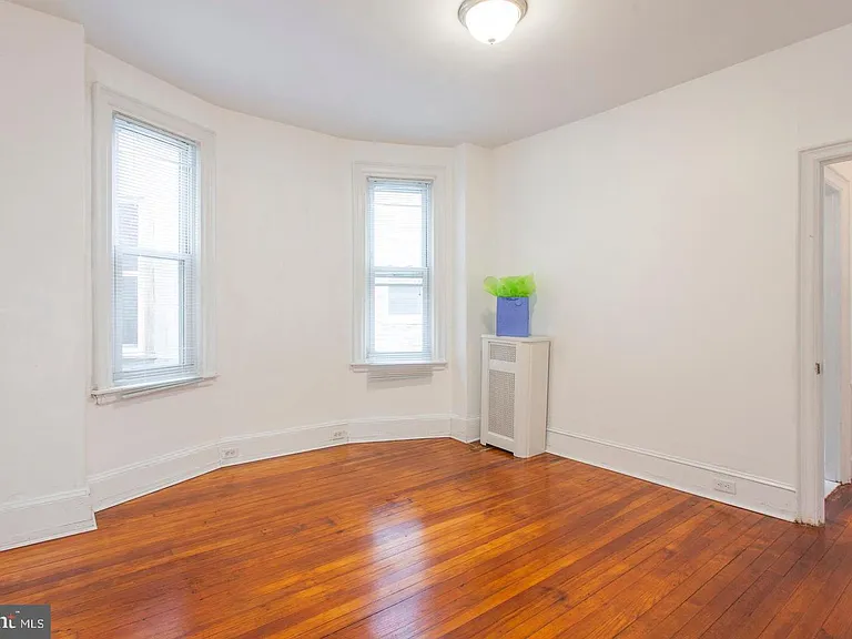 4628 Sansom St #B — Photo 13