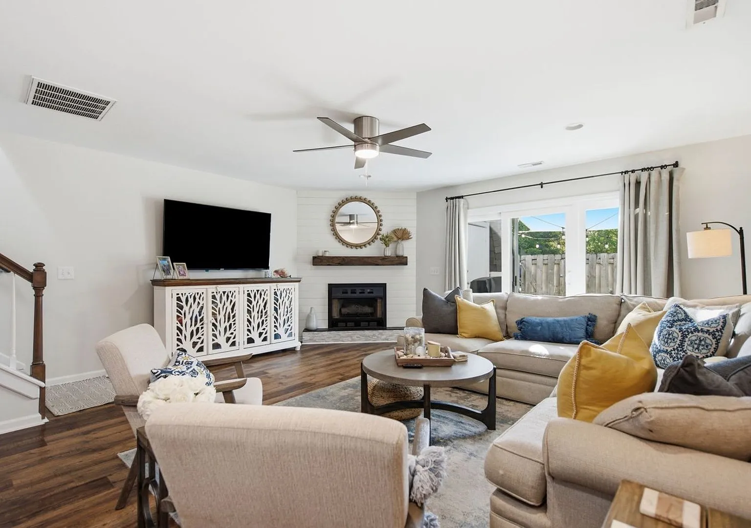 Fully Furnished Wilmington Home | Mid-Term & Extended Stays — Photo 1
