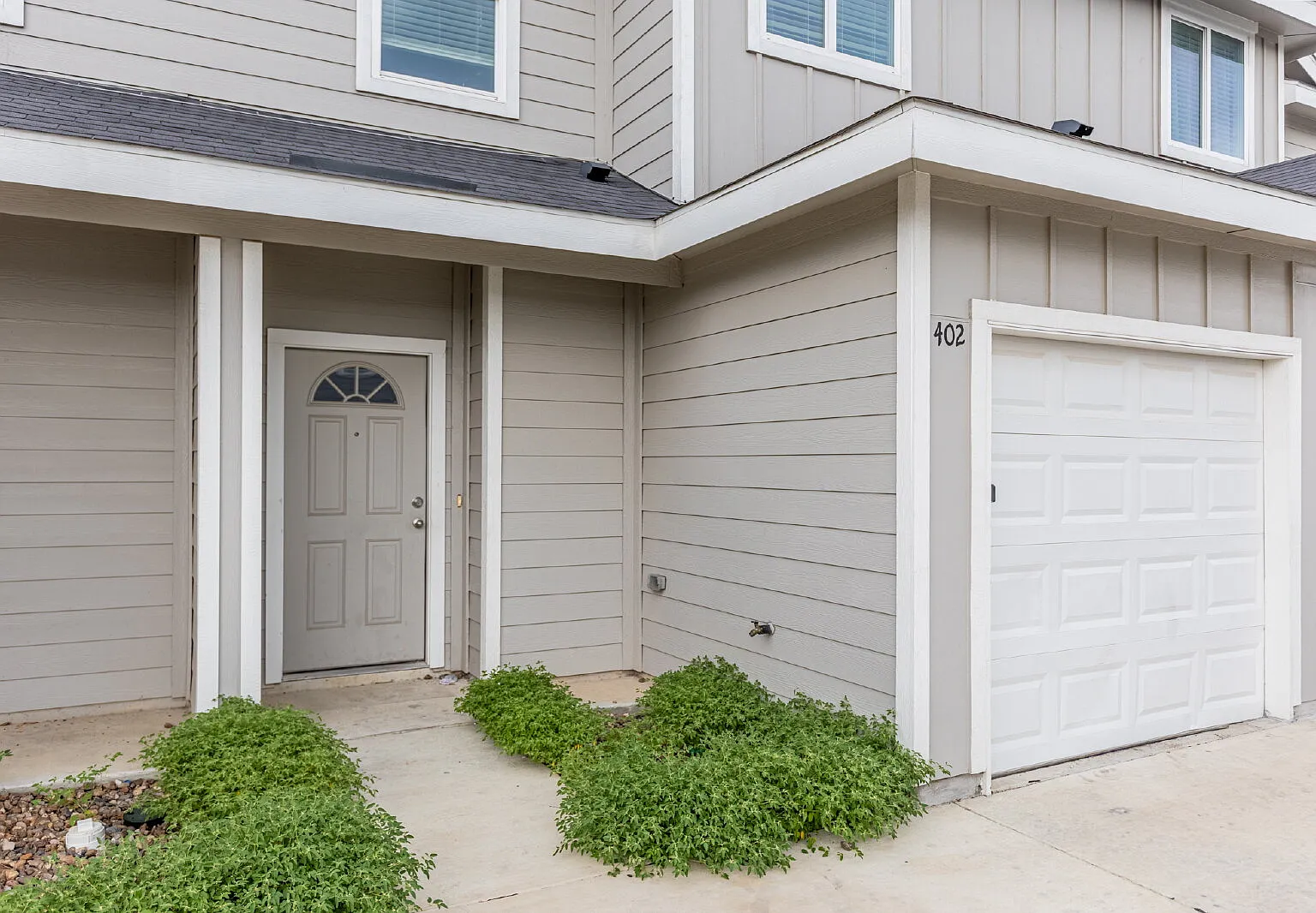 3 bed, 2.5 bath, 1225 sqft, $1,425 — Photo 3