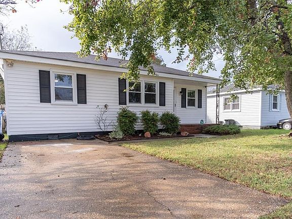 2nd image of 1611 Wood Ave