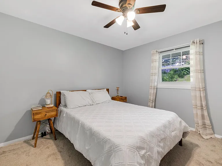 322 Spring Meadows Dr — Photo 15