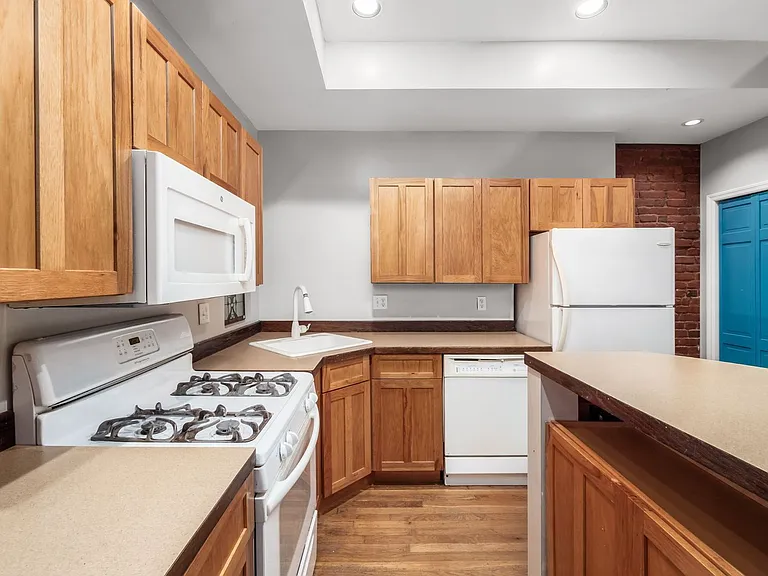1230 Indianola Ave — Photo 5