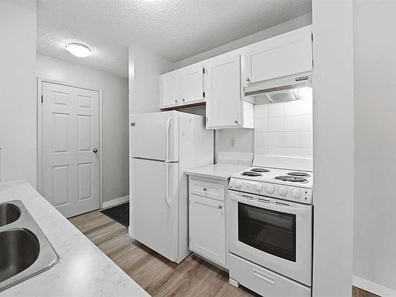 5th image of 19 S Bennett St #305