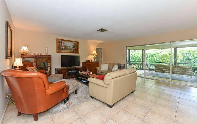 493 Forestview Dr — Photo 10