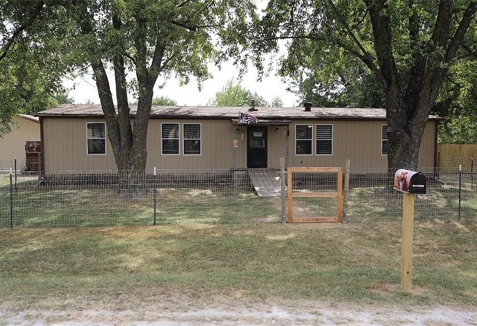 1st image of 186 SE 19th Ln
