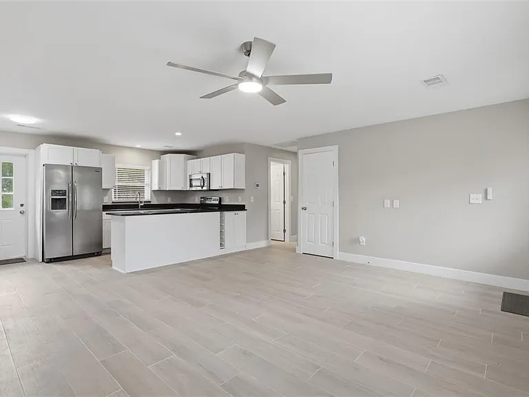 550 E Minnesota Ave — Photo 32