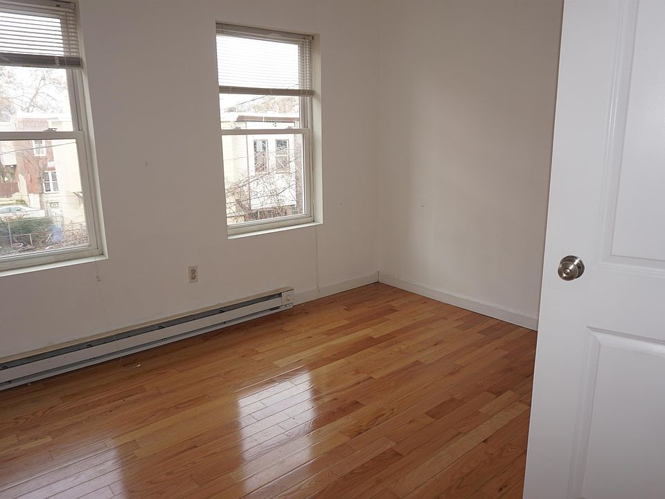 1st image of 1739 W Diamond St Floor 3