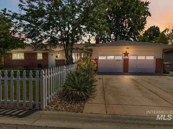 2724 S Meadowbrook Dr, Boise, ID 83705