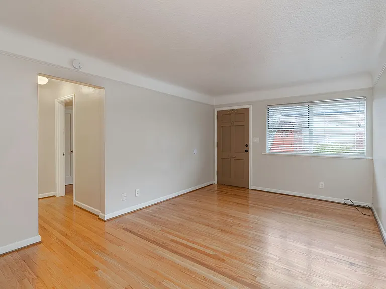 Lovely 1 Bed, 1 Bath at Irving Court Apartments — Photo 7