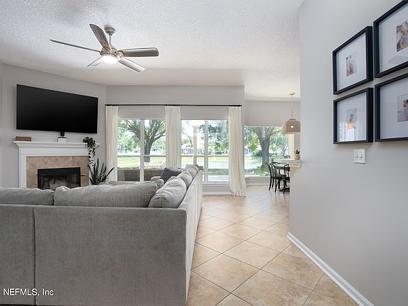 4th image of 408 CANCUN Court