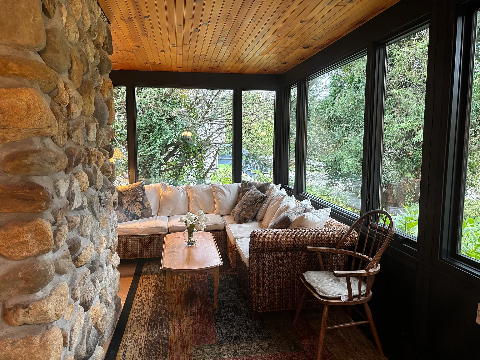 4 bed, 2200 sqft, $3,900 — Photo 3