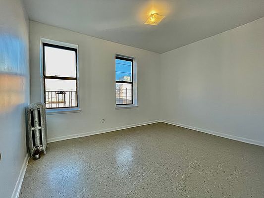 2nd image of 680 E 140th St #4E