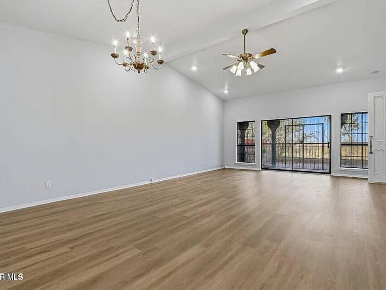 125 Sundance Ct — Photo 5
