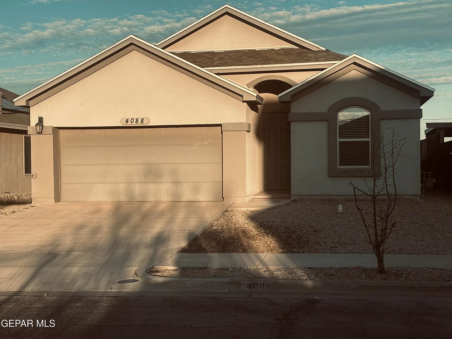 4 bed, 2.0 bath, 1582 sqft, $1,595 — Photo 3