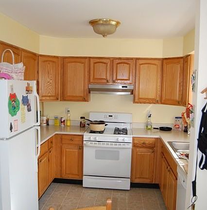 4th image of 166 Fort Pond Blvd