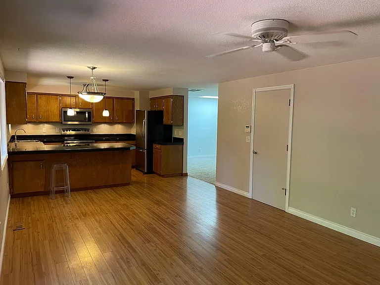 6525 SW Locust St — Photo 6