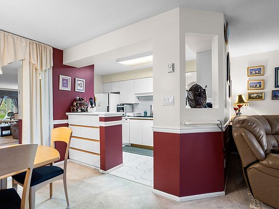 5th image of 106 W Kings Rd #301