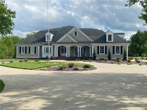 11135 E Cambridge Ln, Effingham, IL 62401