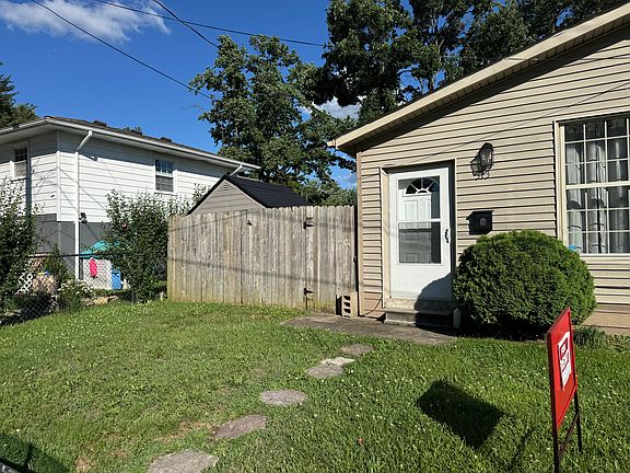 3rd image of 313 Villa Dr