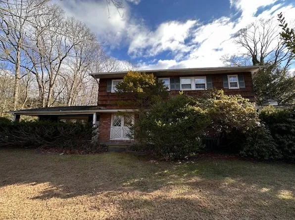 1 Tulane Court, Fort Salonga, NY 11768