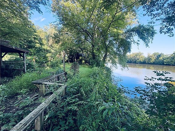 5th image of 540 S River Rd