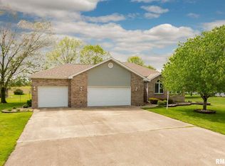 1632 Golfview Ct, Erie, IL 61250