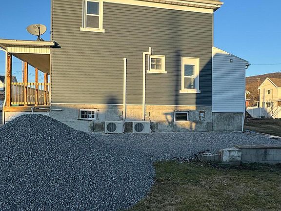 3rd image of 2054 Riddle Ave