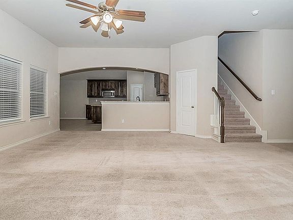 3rd image of 790 Peach Ln