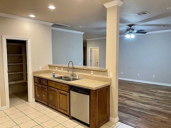 3rd image of 1020 NW 6th St